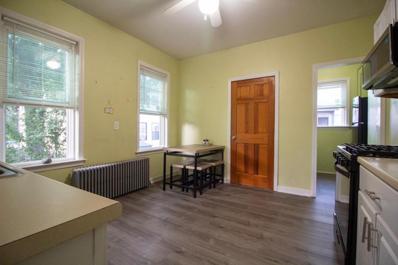 2 Bedroom Condo Close To Boston And Cambridge With Free Parkings Экстерьер фото