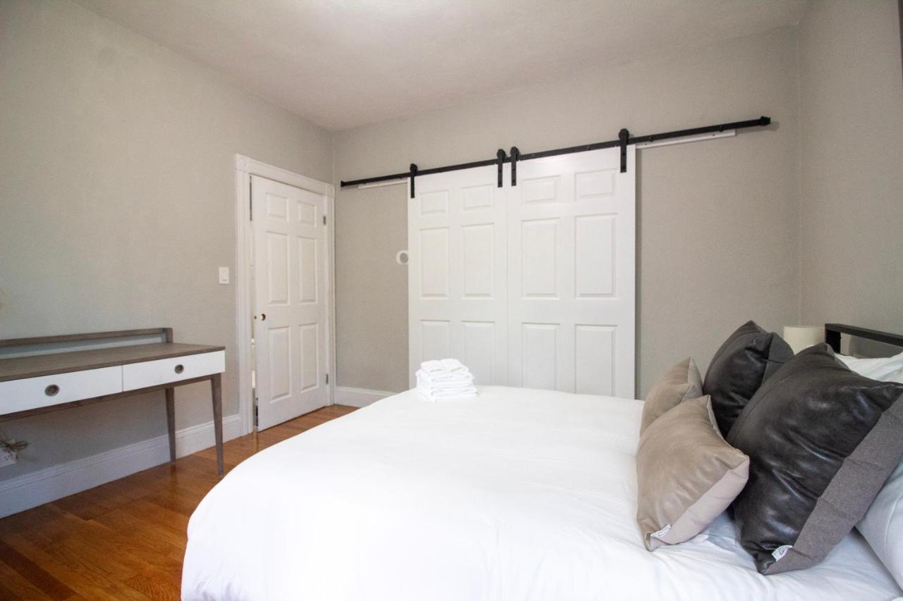 2 Bedroom Condo Close To Boston And Cambridge With Free Parkings Экстерьер фото
